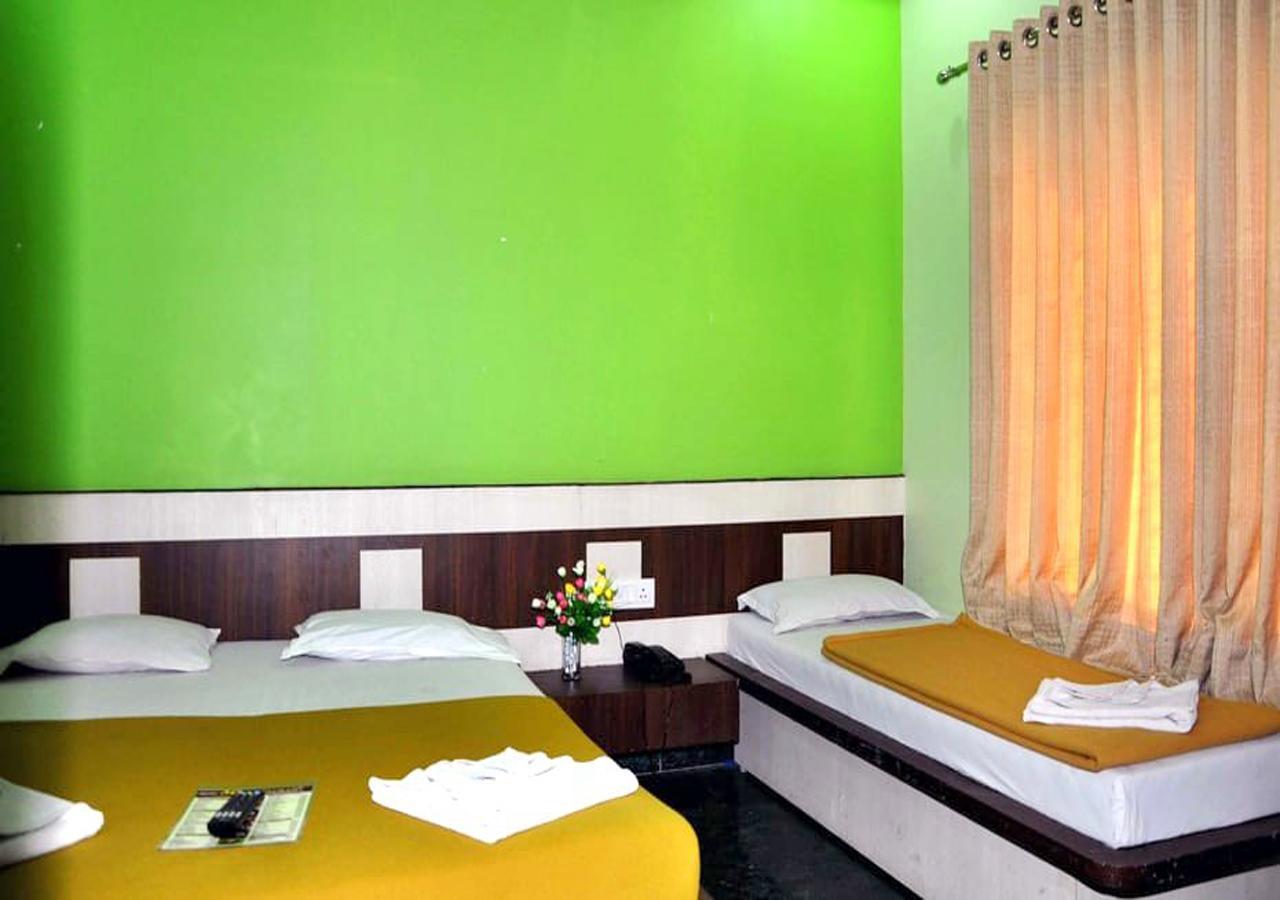Hotel Three G Shirdi Extérieur photo