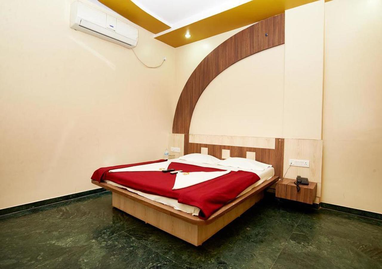 Hotel Three G Shirdi Extérieur photo