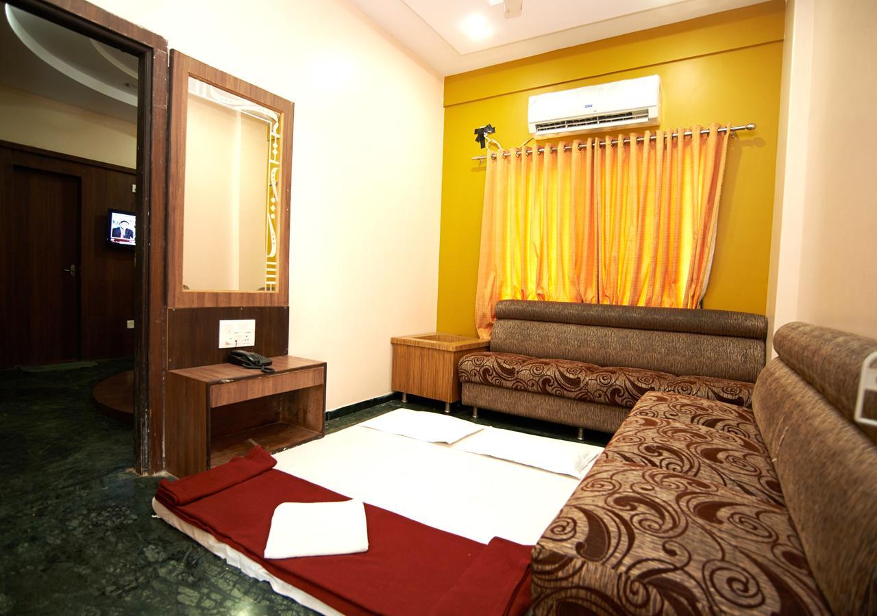 Hotel Three G Shirdi Extérieur photo