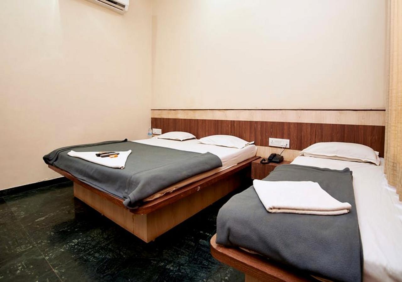 Hotel Three G Shirdi Extérieur photo